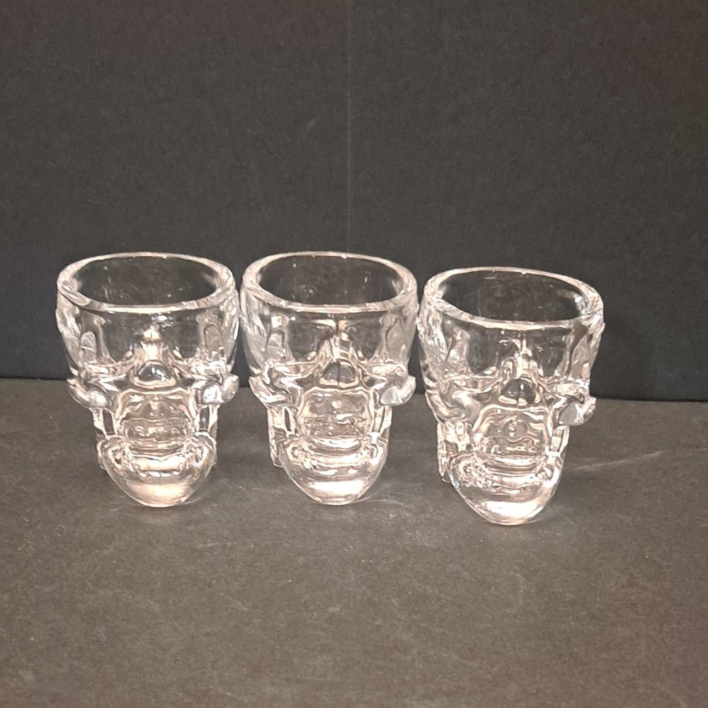 HOOD VODKA SKULL SHOT GLASSES